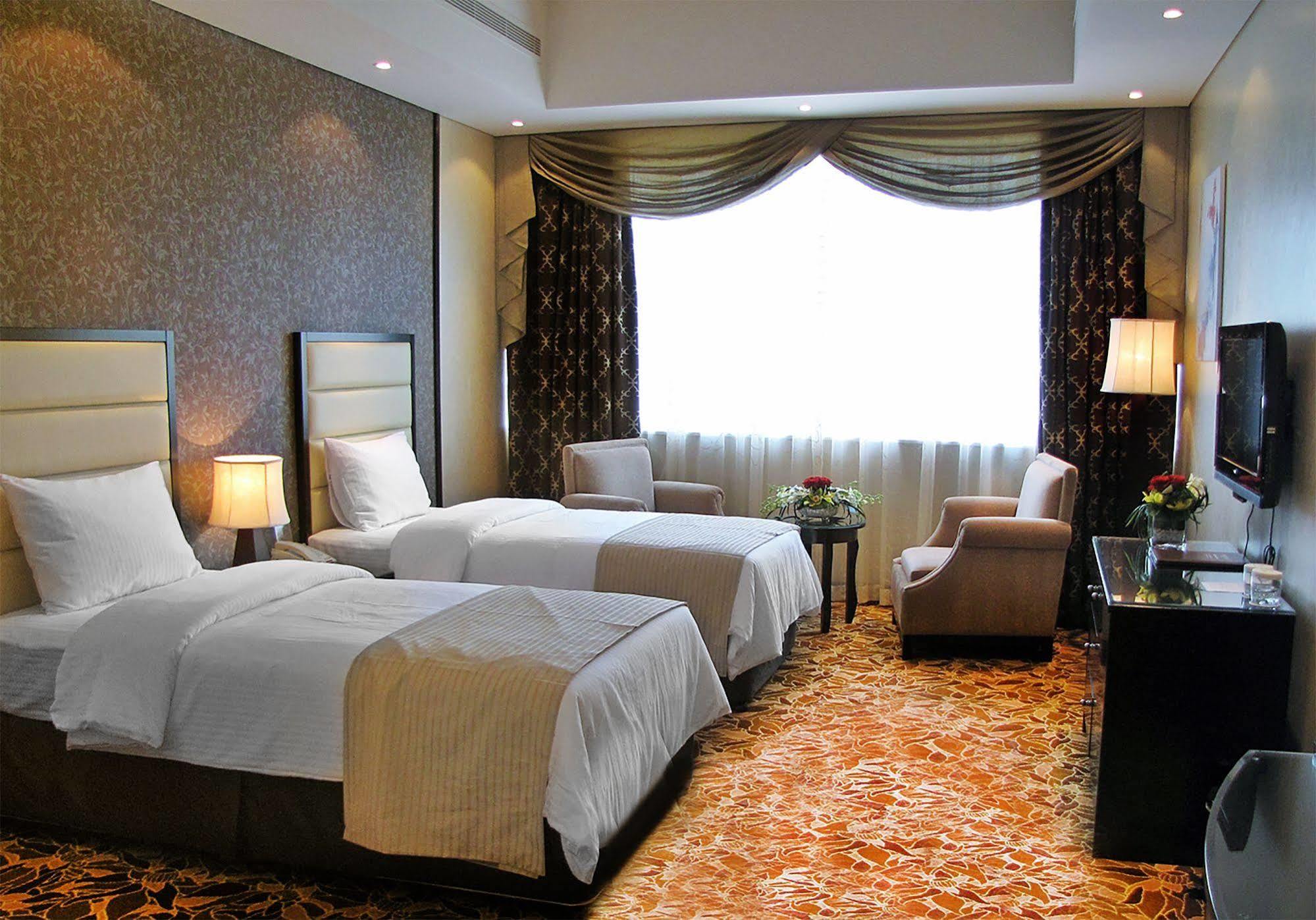 Paragon Hotel Abu Dhabi Exterior photo
