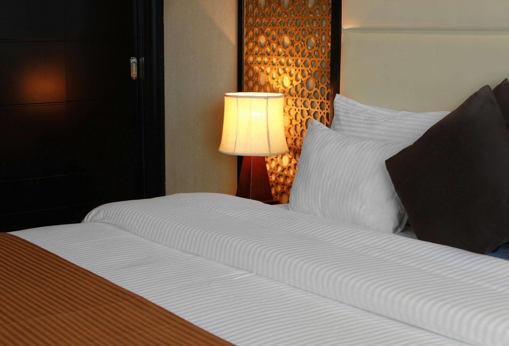 Paragon Hotel Abu Dhabi Exterior photo